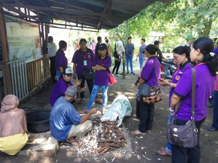 Tim Studi Banding Dinas Pertanian Kabupaten Karang Asem Di Desa Gondang